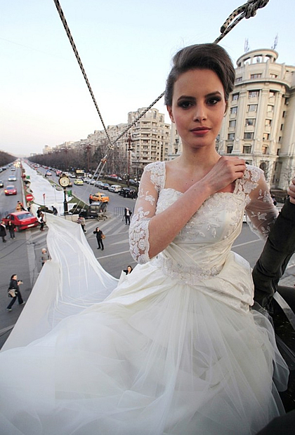 La plus longue robe de mariée du monde robe mariée la plus longue