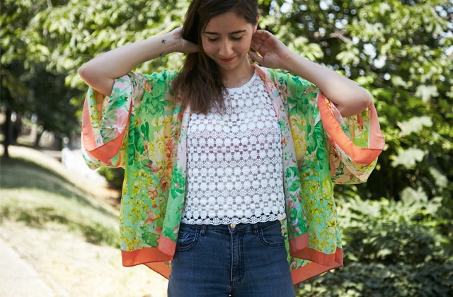 DIY — Transforme un foulard en kimono ! - Madmoizelle