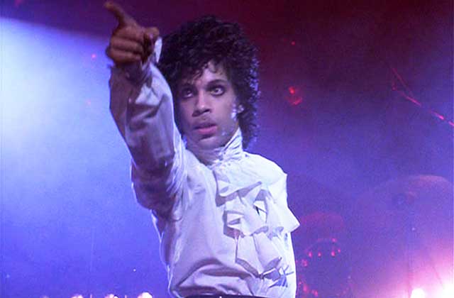Prince, icône pop et mode, en 7 tenues incontournables