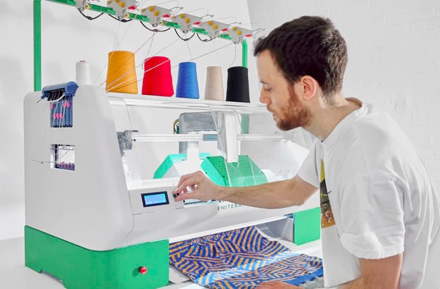 Kniterate, l'imprimante 3D textile qui tricote vos créations !