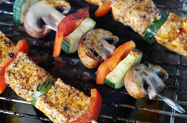 Recettes de brochettes pour devenir le boss final des barbecues