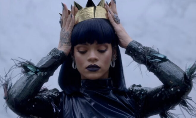 rihanna-couronne-660x400.jpg