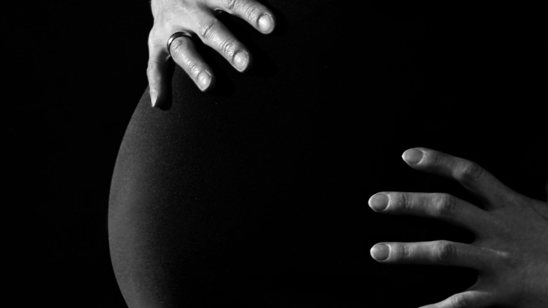 Avoir l'air d'être enceinte : témoignage sur le kyste de l'ovaire