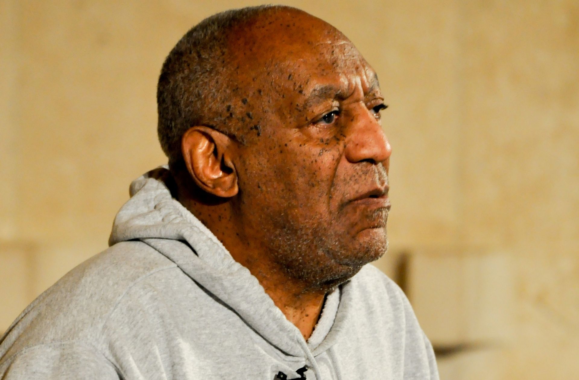 Libéré, Bill Cosby est rentré tranquillou chez lui et nous on se retient de tout cramer