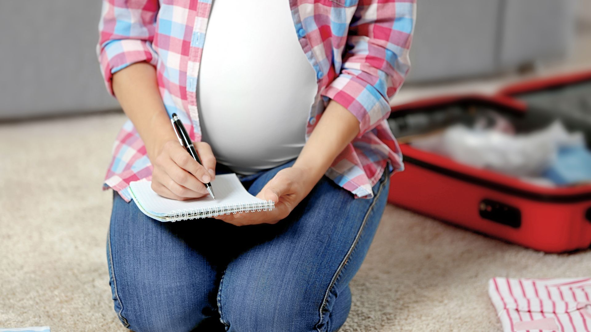 Simplement Claire - Valise maternité : les indispensables à pas