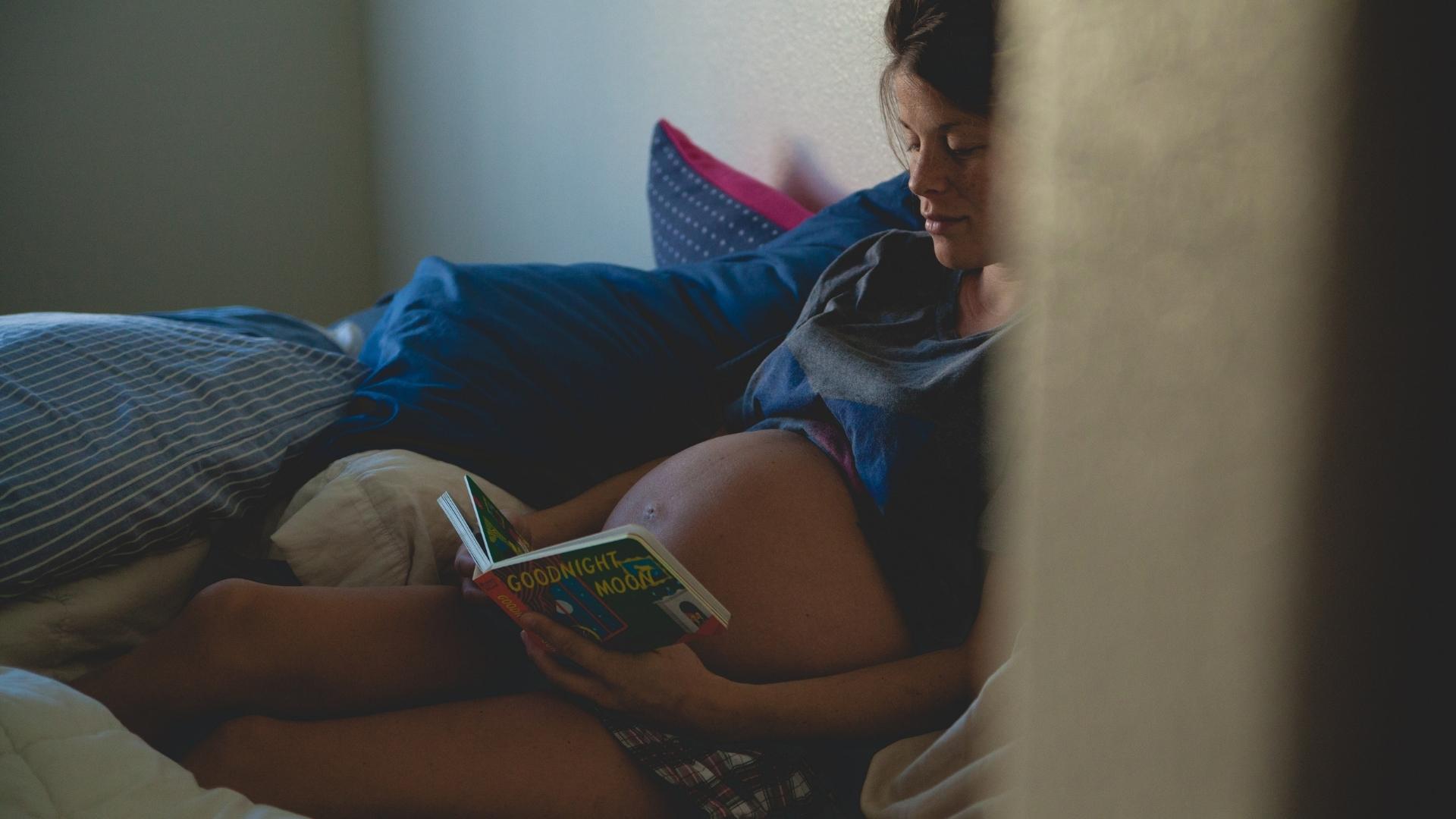C’est quoi le stress toxique pendant la grossesse ? Une gynéco nous répond