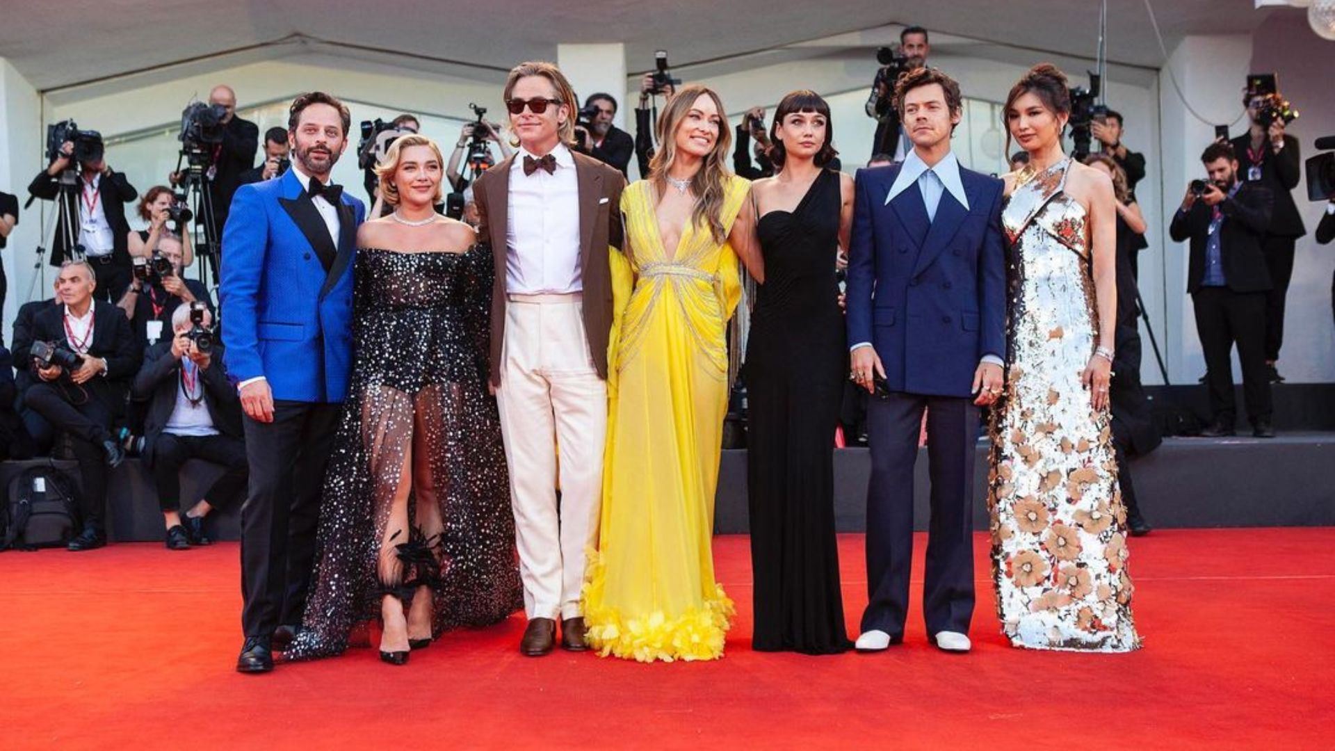 Florence Pugh quasi absence et Harry Styles qui crache : tout comprendre du drama autour de Don't worry darling