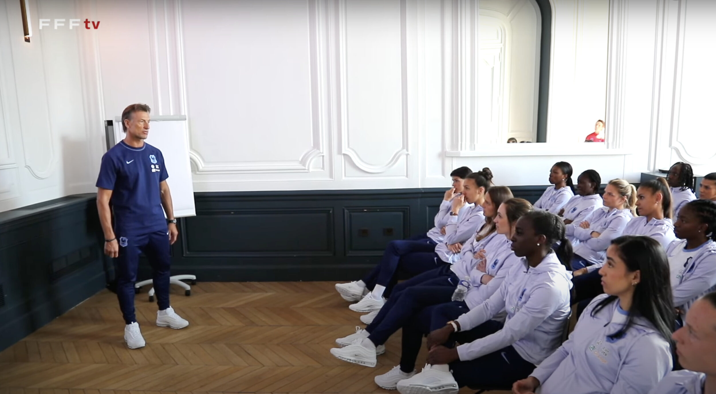 Équipe de France féminine de football : vers meilleur accompagnement des mères ?